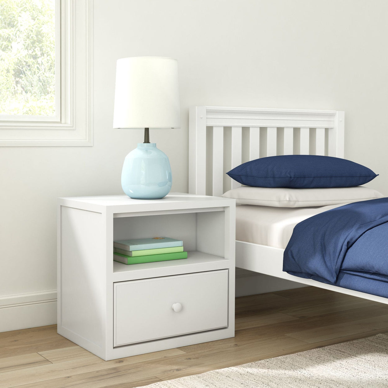 4520-002 : Furniture Maxtrix One Drawer Nightstand, White