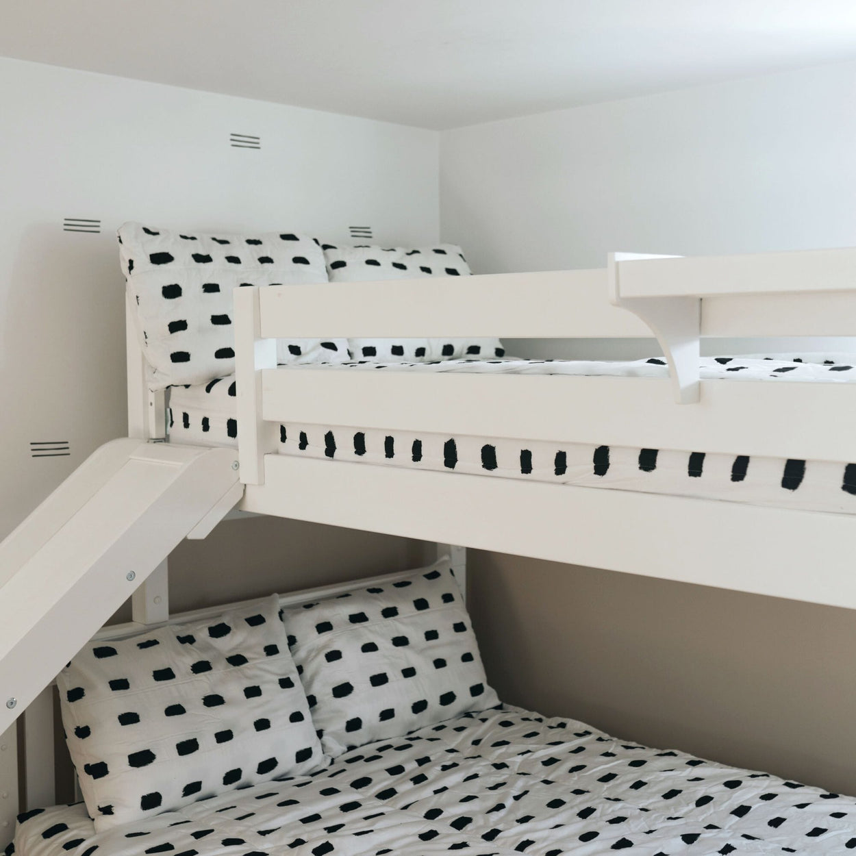 FOXTROT WS : Play Bunk Beds Medium Twin over Full Bunk Bed with Stairs + Slide, Slat, White