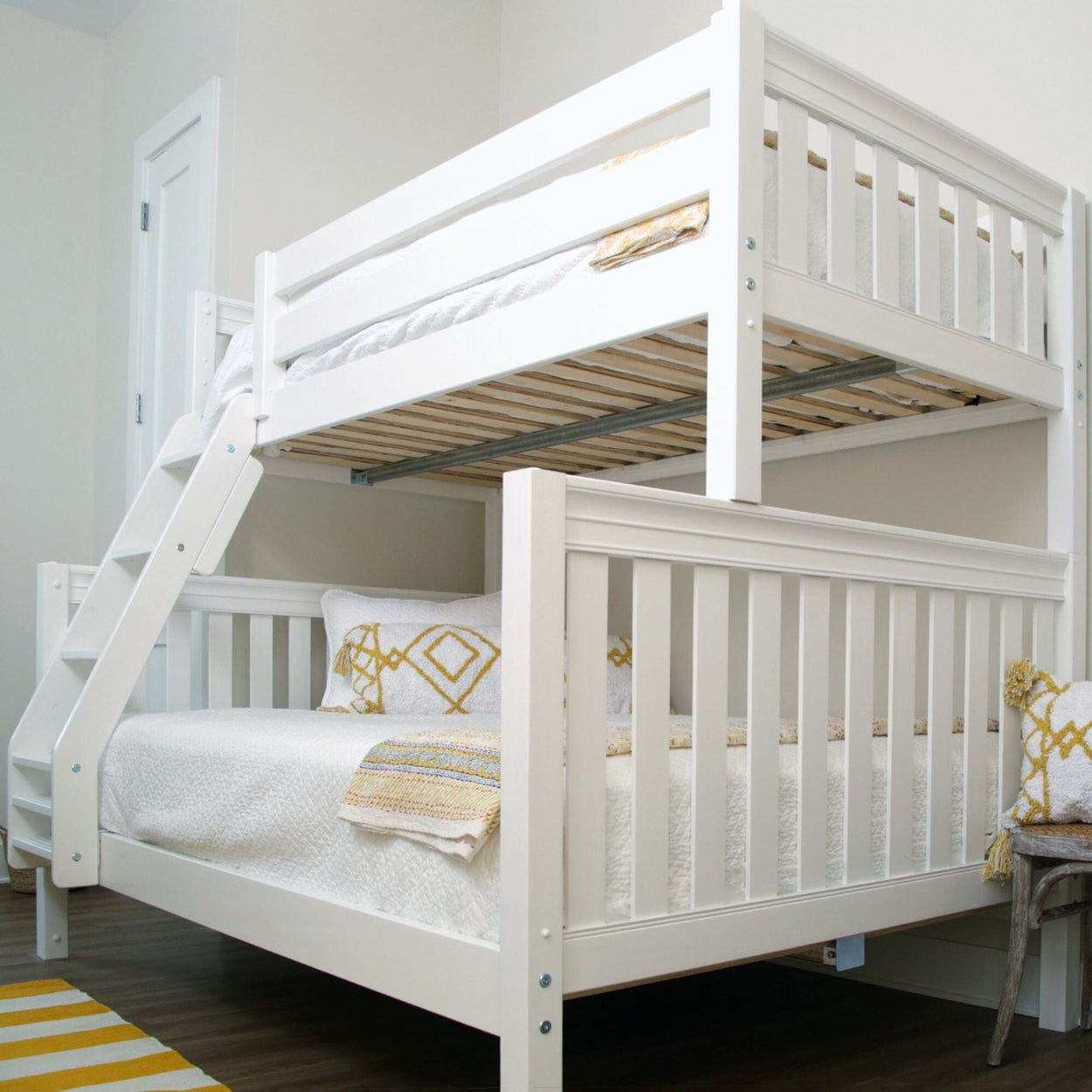 SLOPE XL WS : Staggered Bunk Beds Medium Twin XL over Full XL Bunk Bed, Slat, White